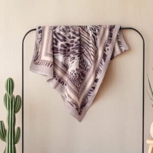 Kum Esintisi Leopar Desenli Bej Şal